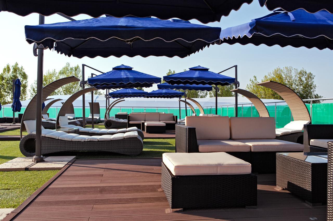 Premium Wellness Institute Hotell Bukarest Exteriör bild