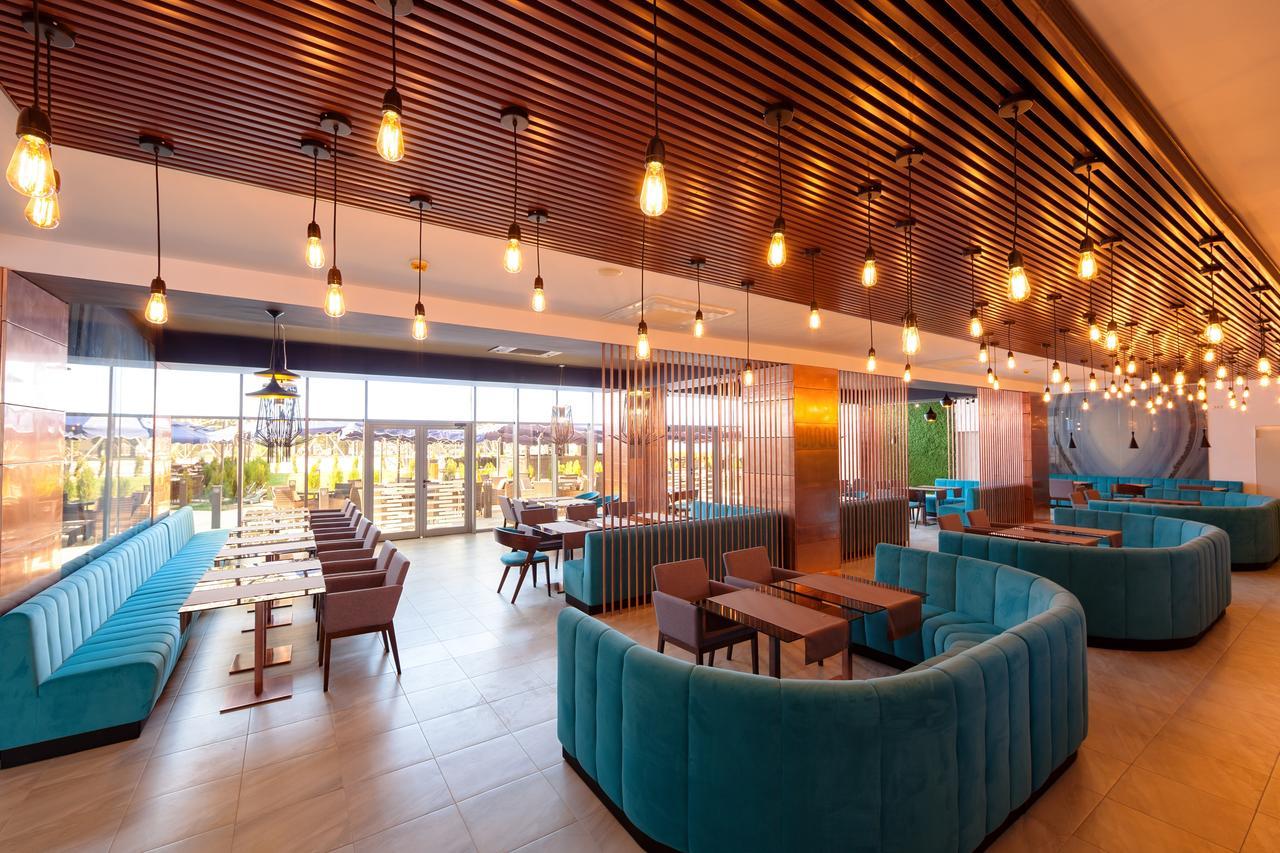 Premium Wellness Institute Hotell Bukarest Exteriör bild